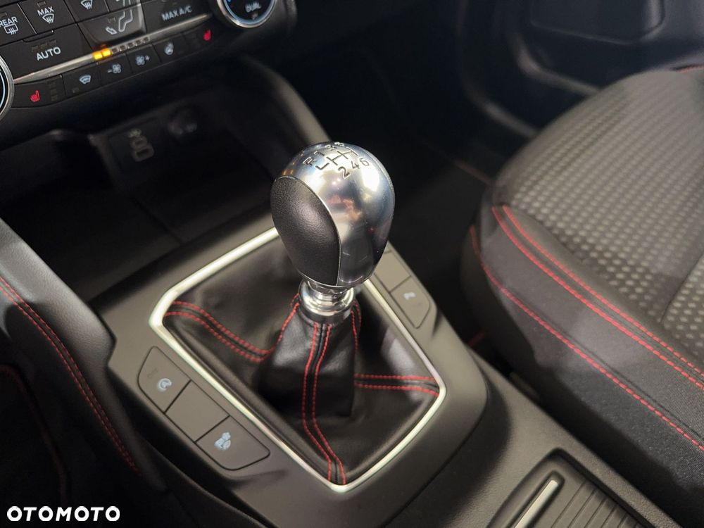 Ford Kuga - 28