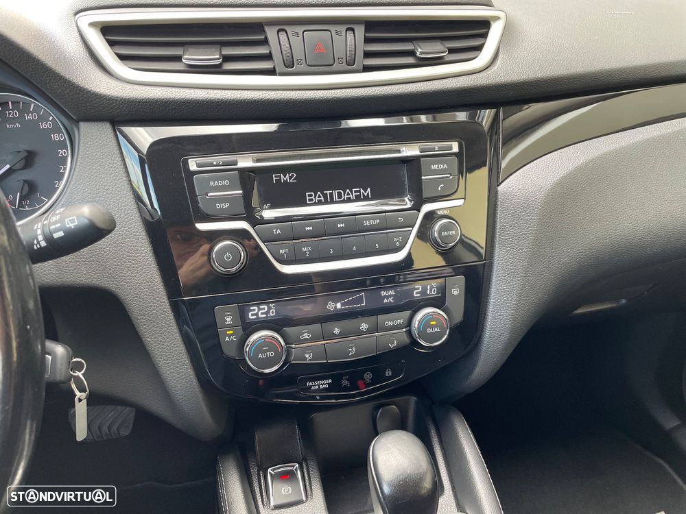 Nissan Qashqai 1.6 dCi Xtronic ACENTA - 25