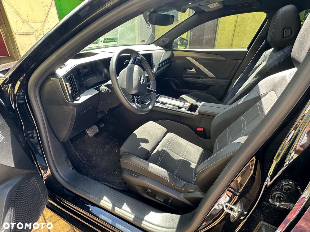 Opel Astra 1.2 Turbo Automatik GS - 10