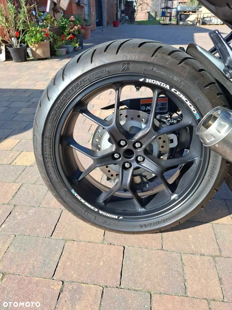 Honda CB - 10