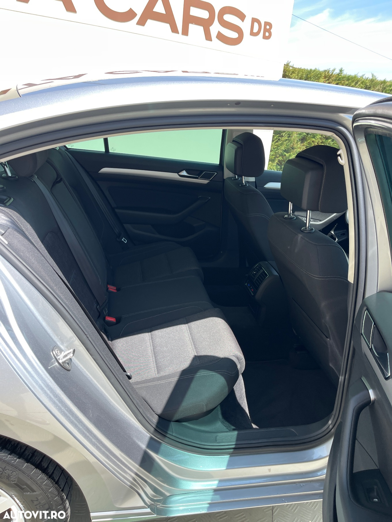 Volkswagen Passat - 24