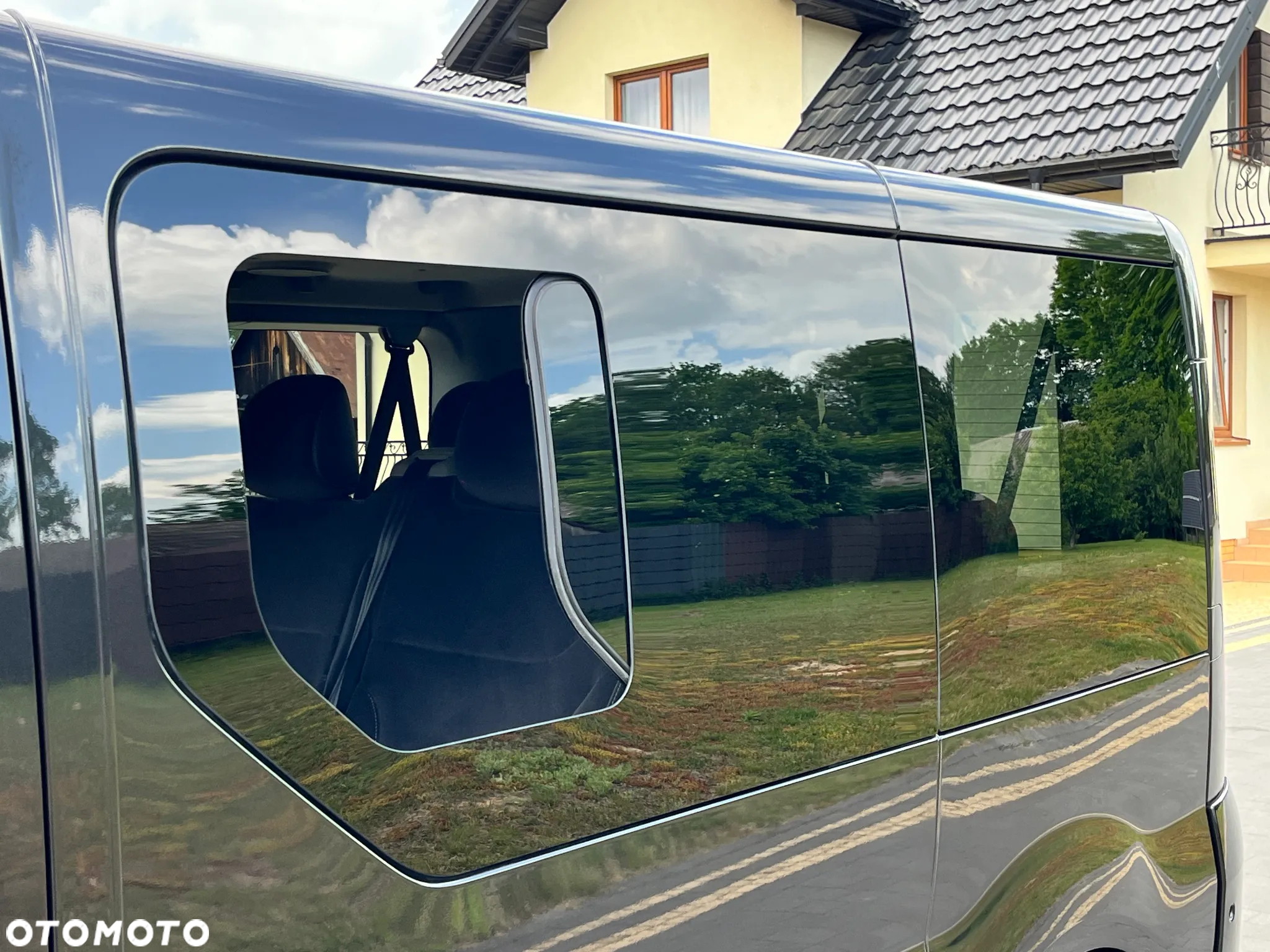 Renault Trafic Grand Passenger Black Edition - 37