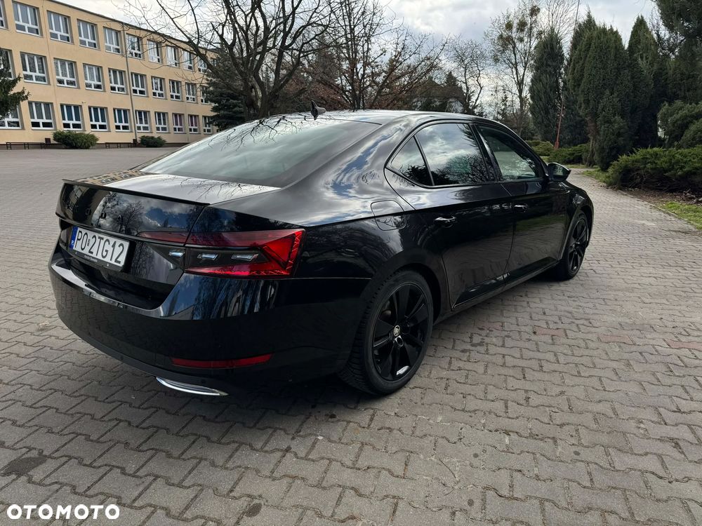 Skoda Superb 2.0 TDI SCR Sportline DSG - 2