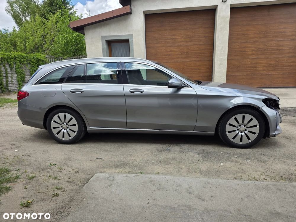 Mercedes-Benz Klasa C 180 (BlueEFFICIENCY) - 3