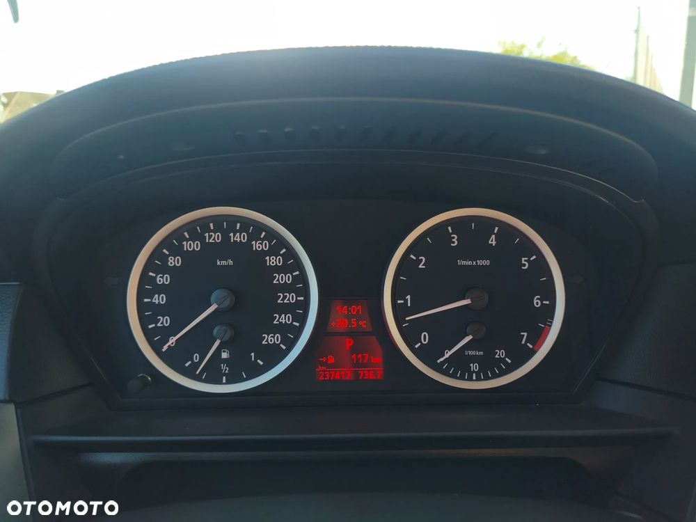 BMW Seria 5 - 16