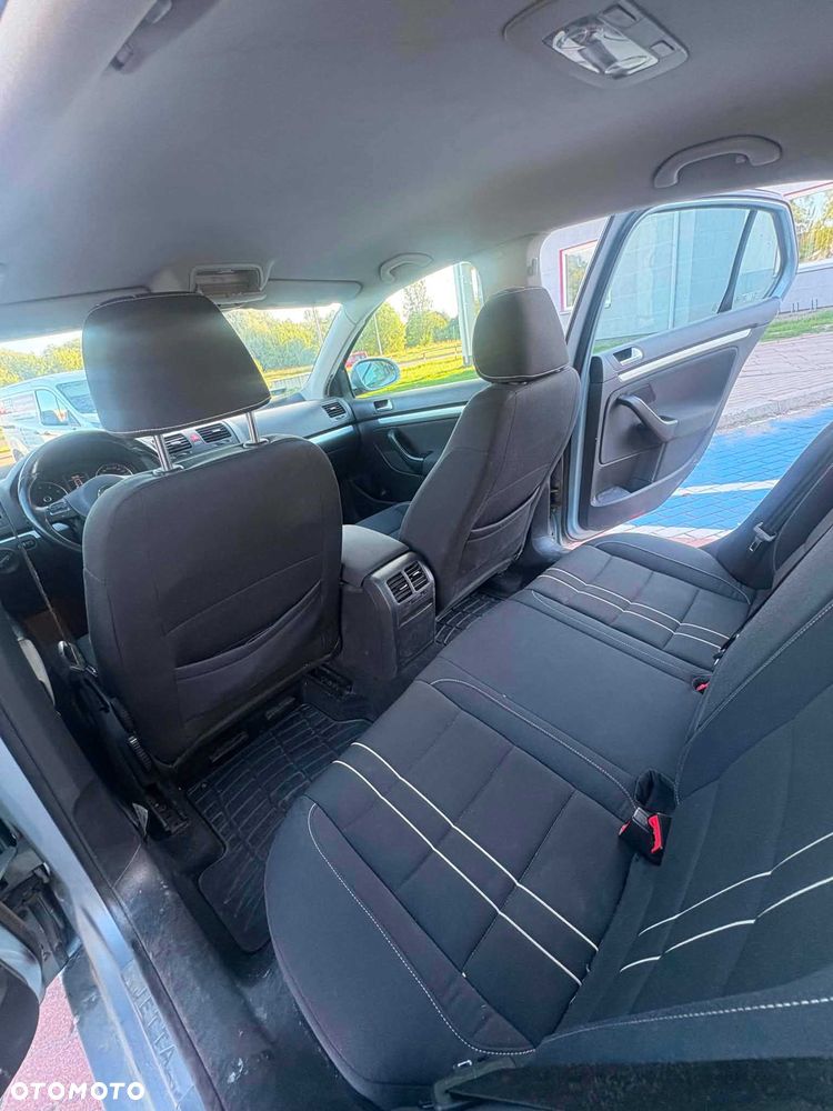 Volkswagen Jetta - 8