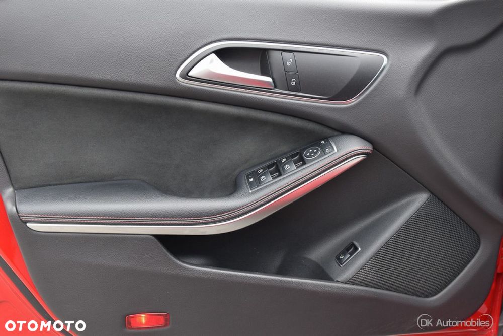 Mercedes-Benz CLA 220 4-Matic AMG Line - 18