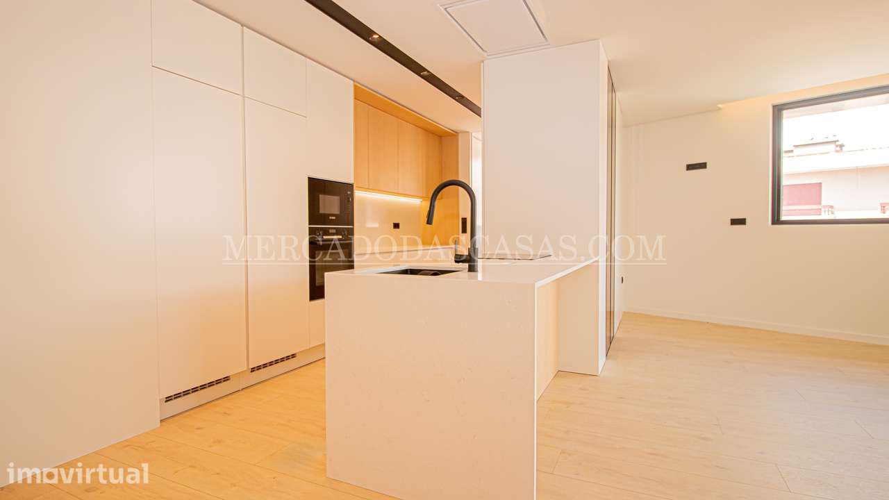 Apartamento T3, último andar, grandes áreas - Grande imagem: 3/18
