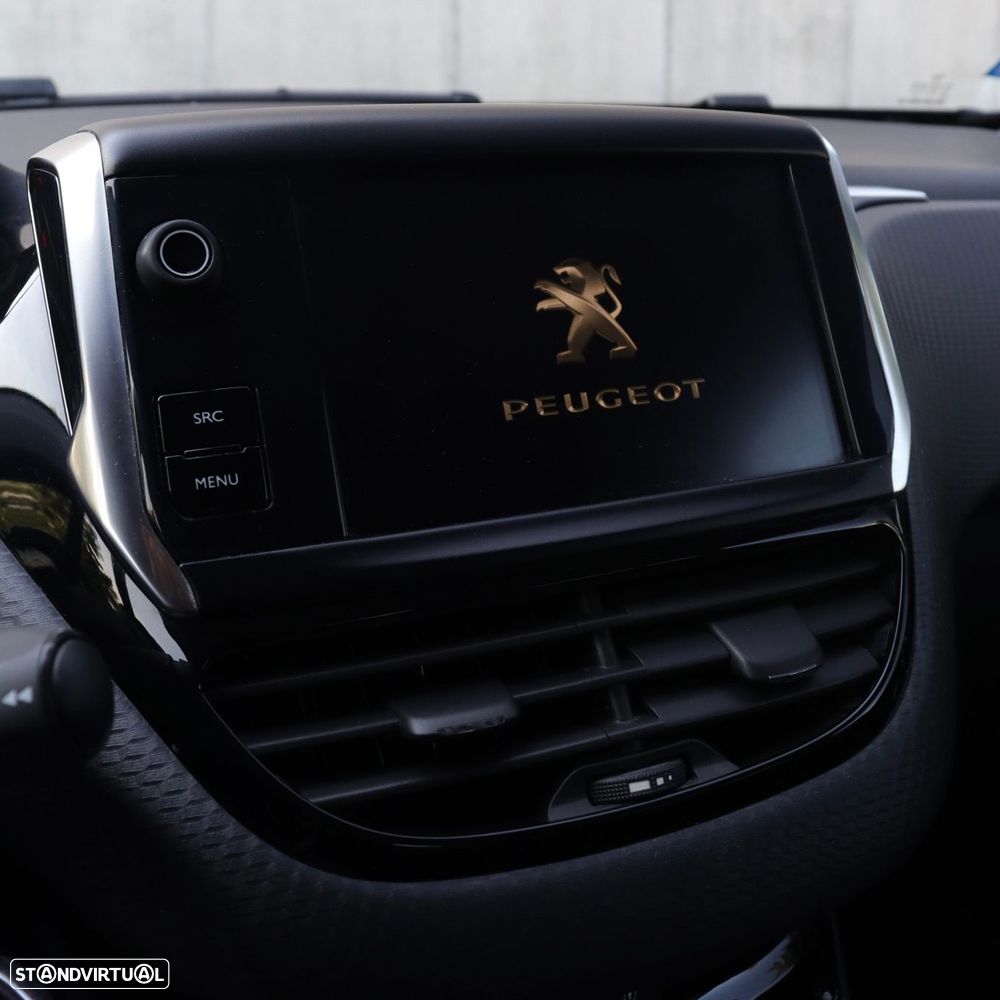 Peugeot 208 1.2 PureTech GT Line EAT6 - 17