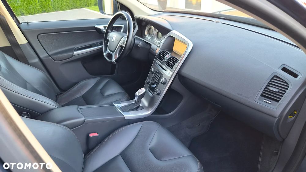 Volvo XC 60 D4 Geartronic Momentum - 9