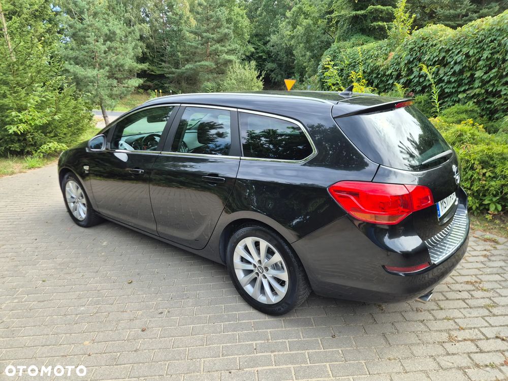 Opel Astra 1.4 T Cosmo - 4