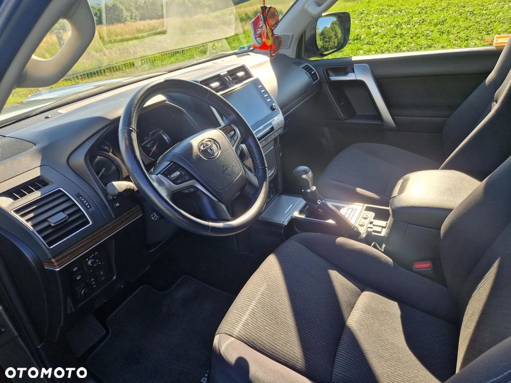 Toyota Land Cruiser LC 2.8 D-4D Prestige - 11