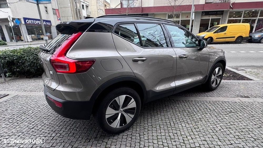 Volvo XC 40 1.5 T5 PHEV Momentum Plus - 4
