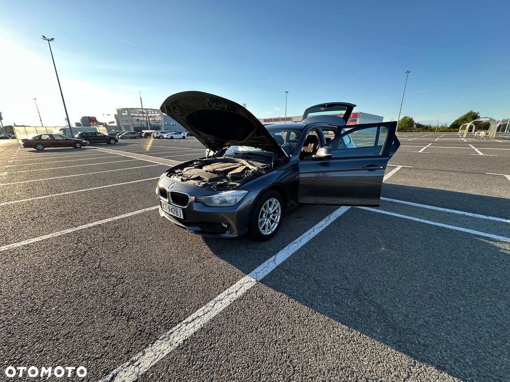 BMW Seria 3 318d xDrive - 21