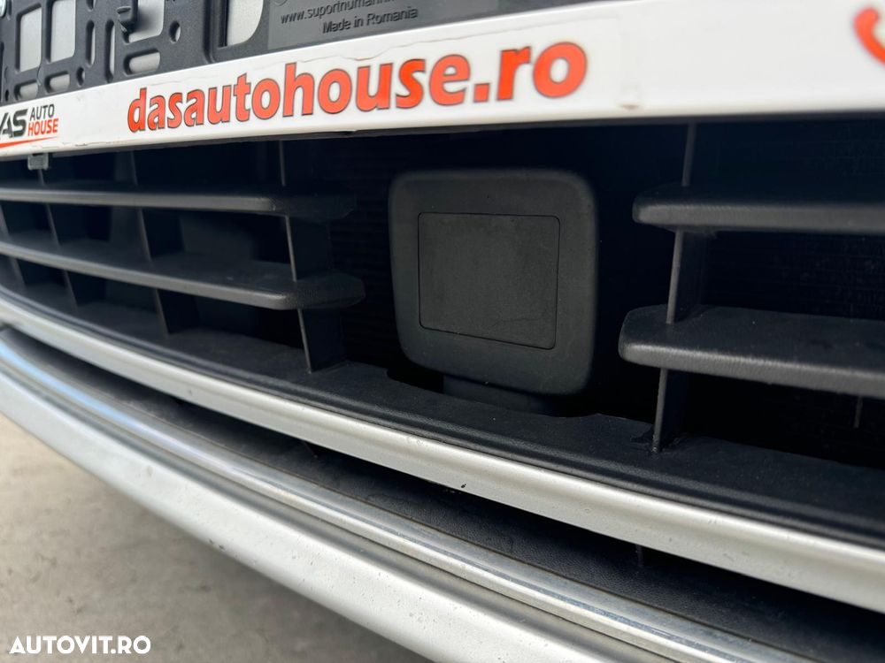 Volkswagen Golf 1.6 TDI DPF DSG Team - 30