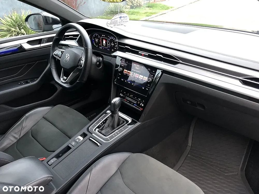 Volkswagen Arteon 2.0 TDI SCR R-Line DSG - 38