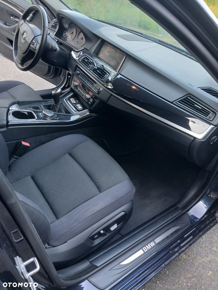 BMW Seria 5 520d - 14