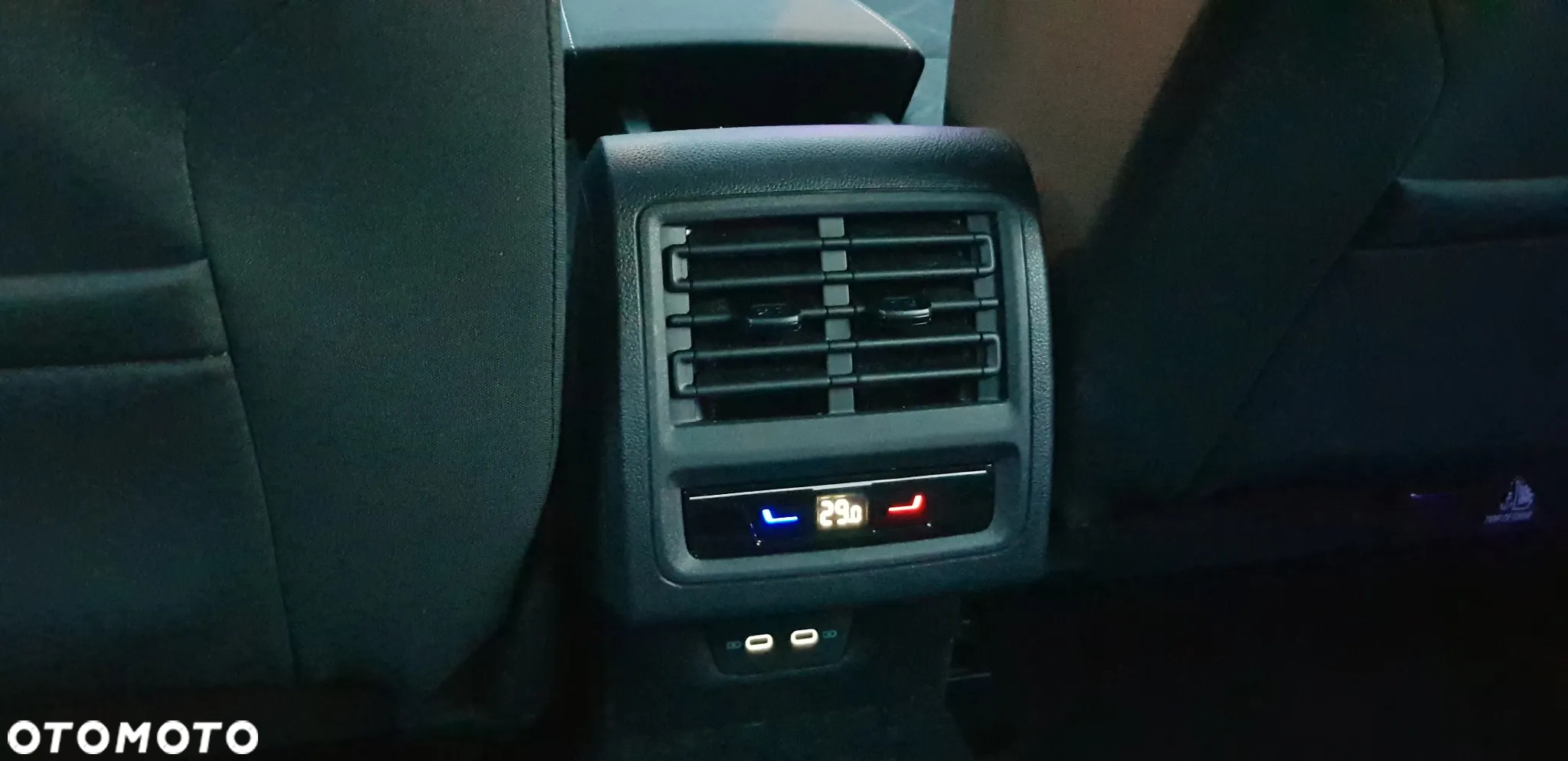 Volkswagen Golf - 33