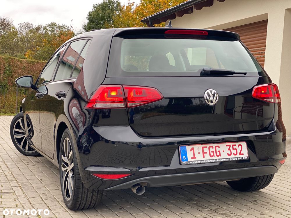 Volkswagen Golf 1.6 TDI DPF Highline - 28