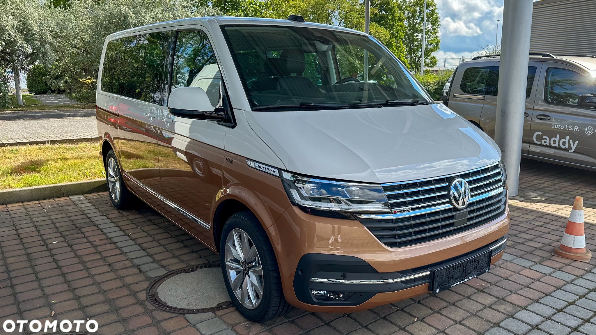 Volkswagen Multivan 6.1 2.0 TDI L1 Highline 4Motion DSG - 2