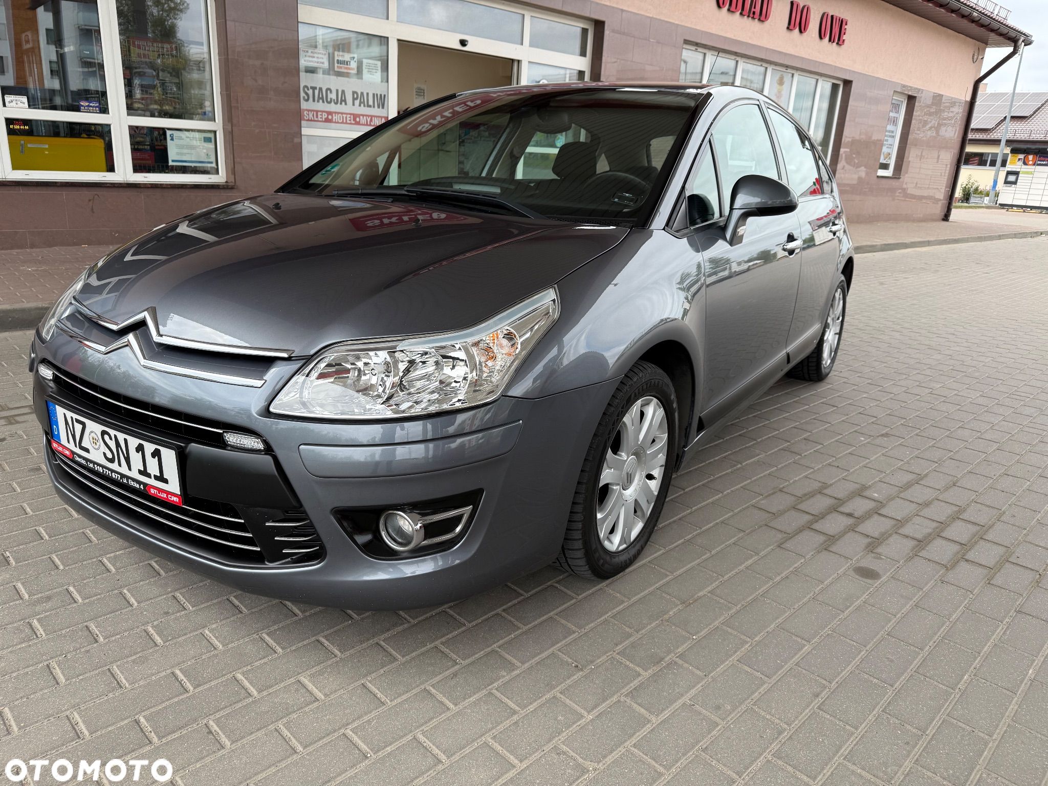 Citroën C4 1.4 16V Impress - 1