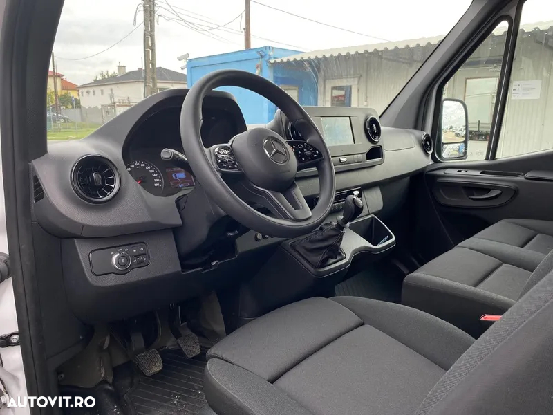 Mercedes-Benz Sprinter microbuz - 18