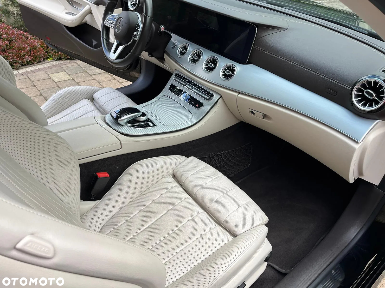 Mercedes-Benz Klasa E 220 d Coupe 4-Matic 9G-TRONIC - 26
