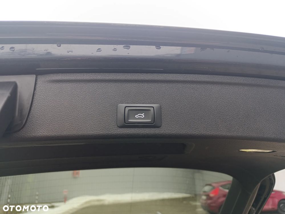 Audi A4 Avant 2.0 TDI Design - 14