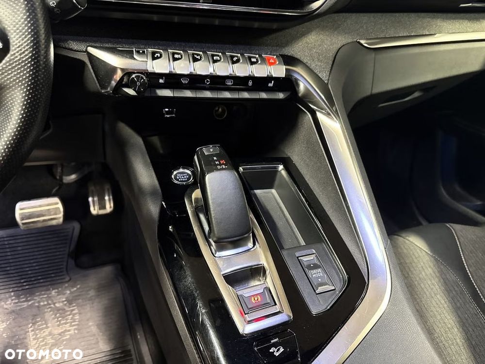 Peugeot 3008 1.6 PureTech HYbrid4 GT S&S EAT8 - 7