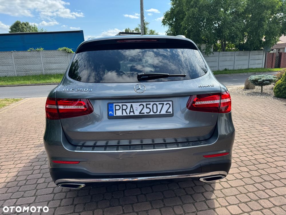 Mercedes-Benz GLC 250 d 4Matic 9G-TRONIC AMG Line - 23