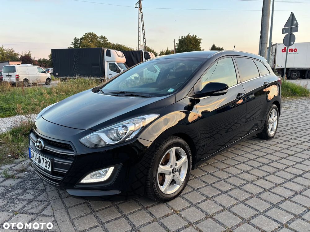 Hyundai i30 blue 1.6 CRDi Passion - 3