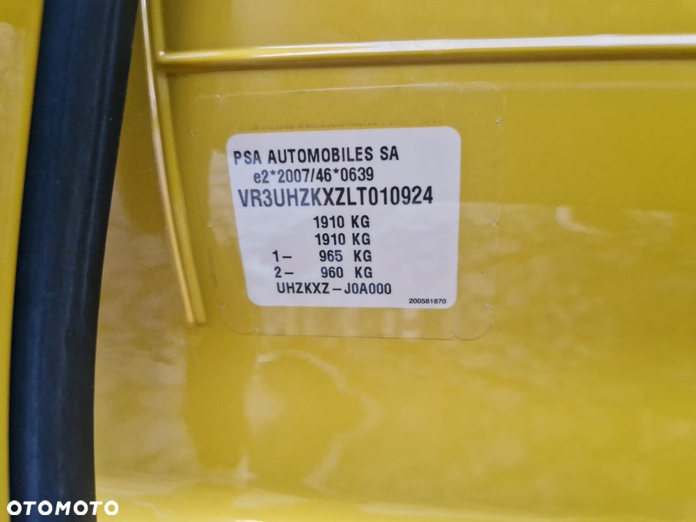 Peugeot 208 - 28