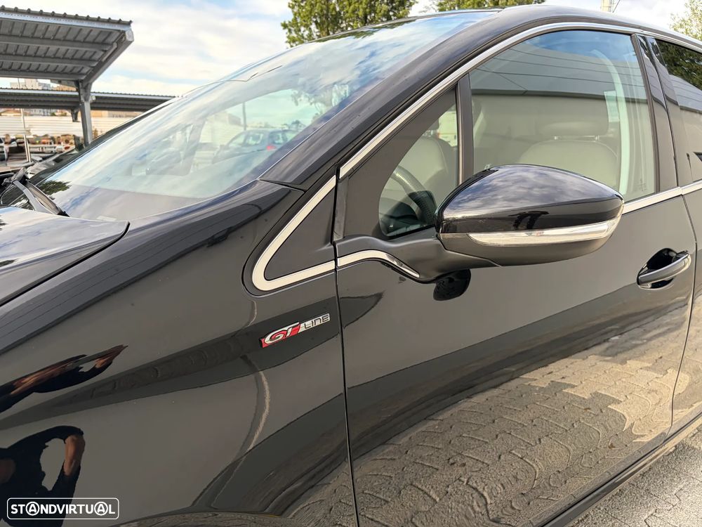 Peugeot 208 - 12