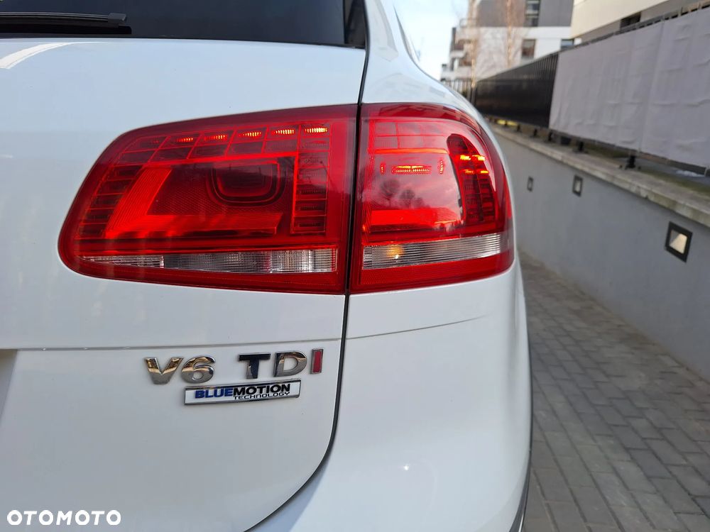 Volkswagen Touareg 3.0 V6 TDI BMT Perfectline R-Style - 11