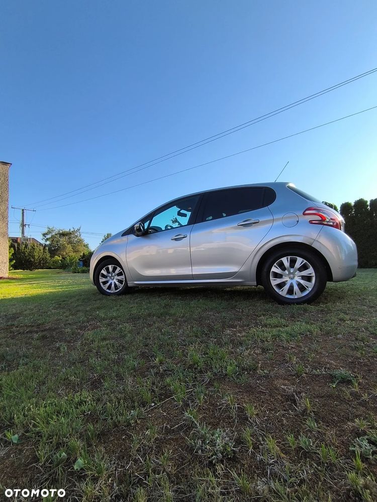 Peugeot 208 - 4