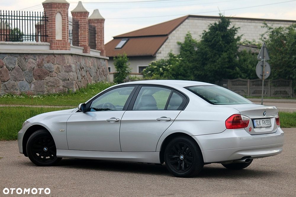 BMW Seria 3 318i Edition Exclusive - 12