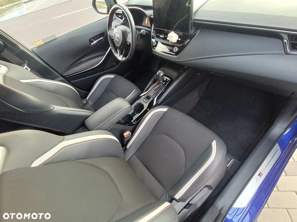 Toyota Corolla 2.0 Hybrid GR Sport Dynamic - 29