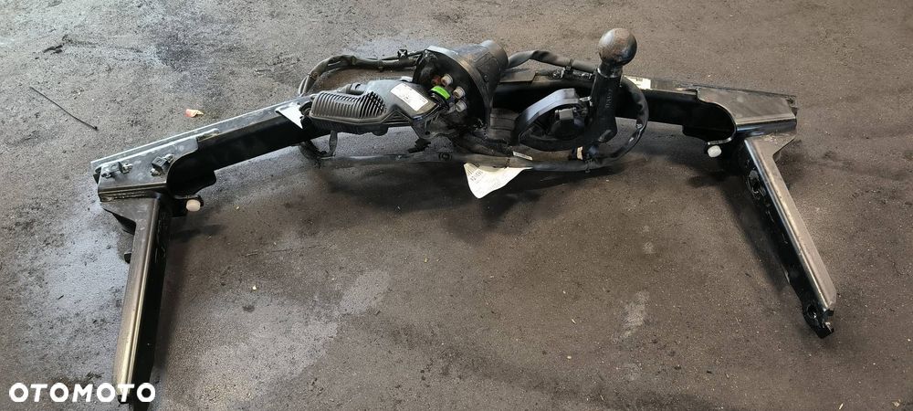 HAK HOLOWNICZY AUDI A4 B9 8W0800491M - 1