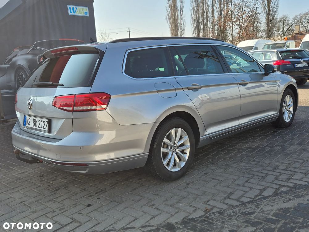 Volkswagen Passat - 11