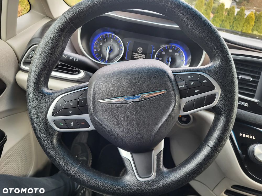 Chrysler Pacifica - 9