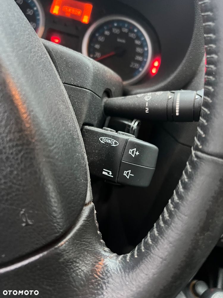 Renault Clio 1.2 16V Campus - 14