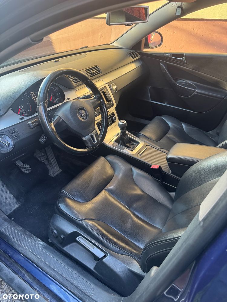 Volkswagen Passat - 19