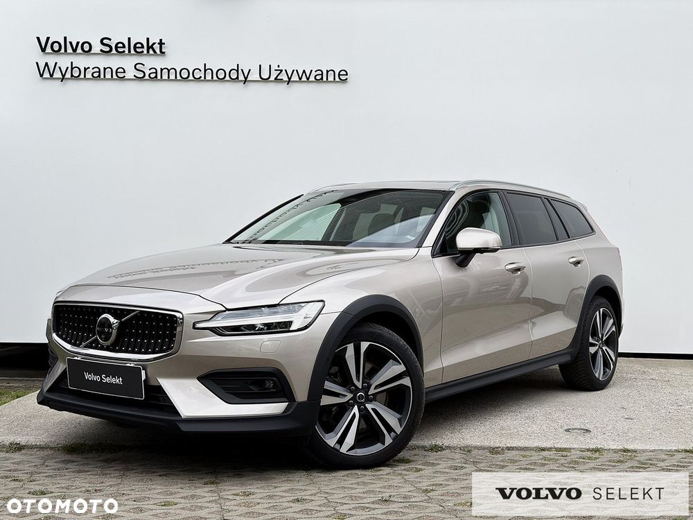 Volvo V60 Cross Country - 1