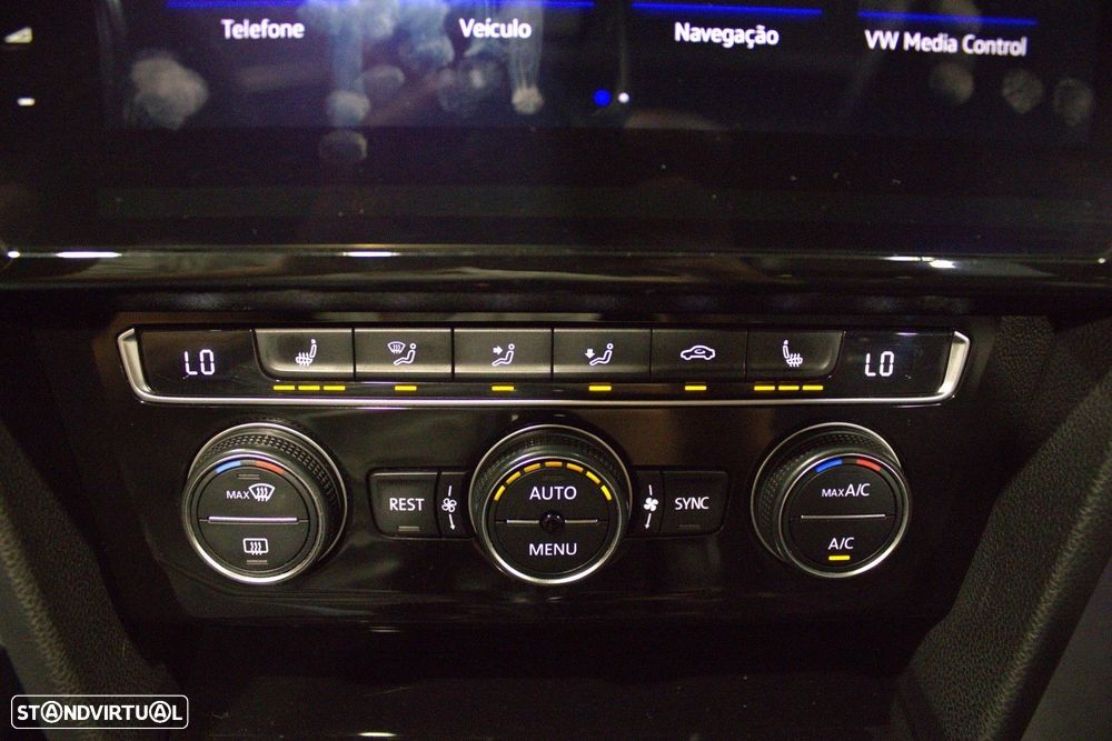 VW Arteon 2.0 TDI R-Line DSG 4Motion - 29