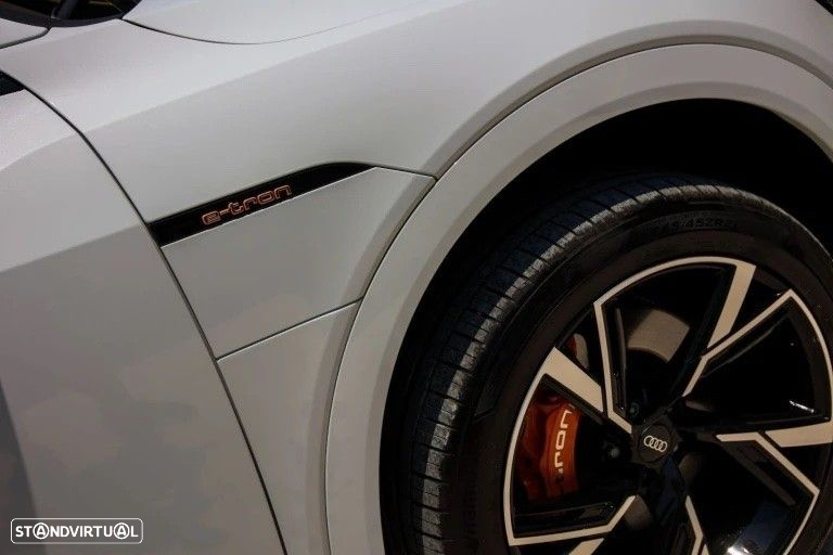 Audi e-tron 50 quattro S line - 24