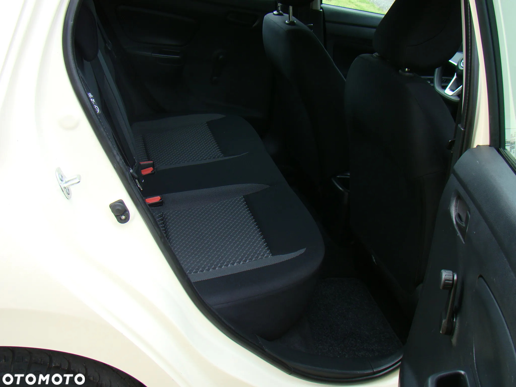 Nissan Micra 1.0 Acenta - 26