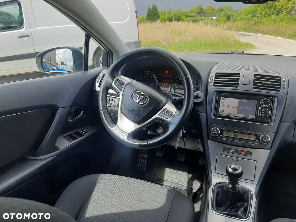 Toyota Avensis 1.8 Executive - 29