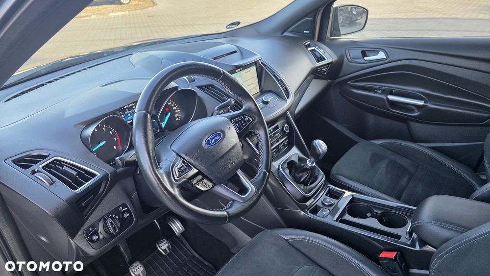 Ford Kuga 1.5 EcoBoost 2x4 ST-Line - 27