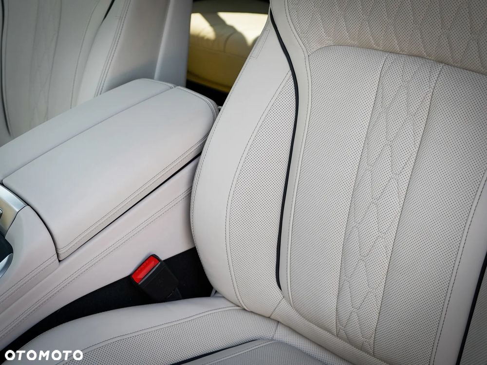 BMW X7 M50i sport - 17