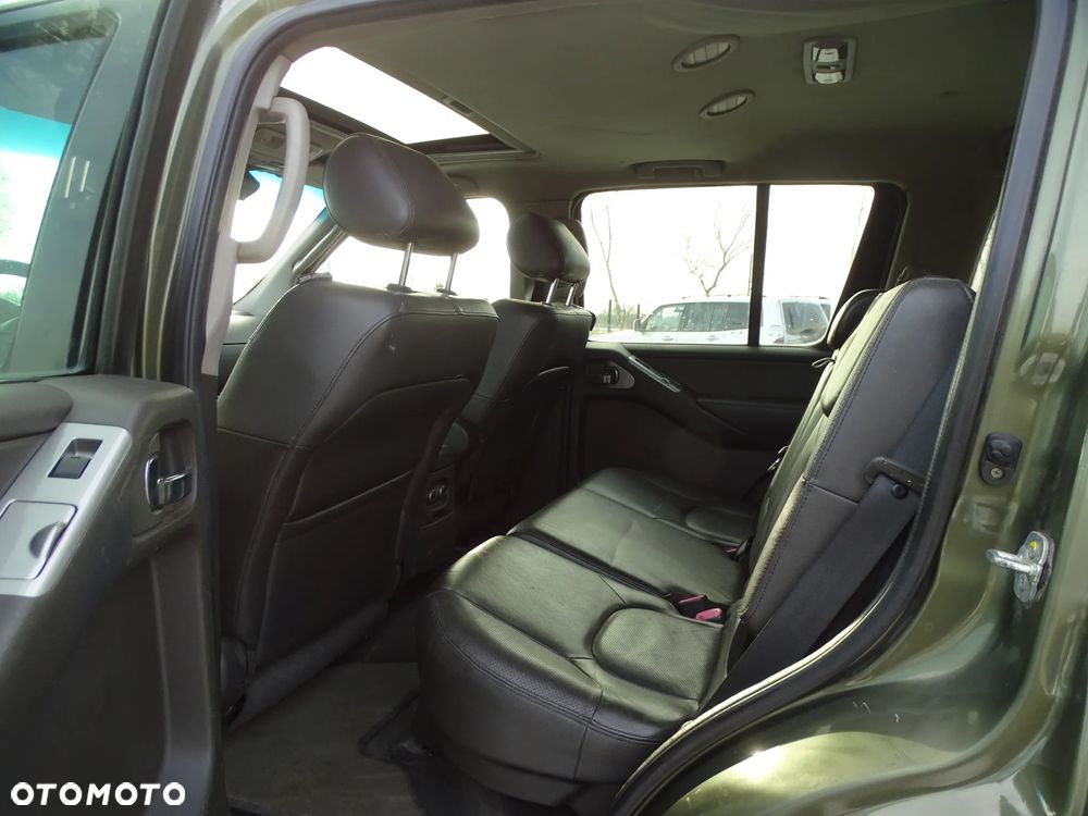 Nissan Pathfinder 2.5 DCi Elegance + - 21